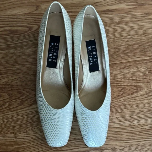 Stuart Weitzman Cream Faux Snakeskin Pumps Heels Size 6½ AA Narrow